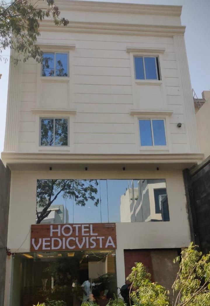 Hotel Vedicvista Indaur Exteriér fotografie