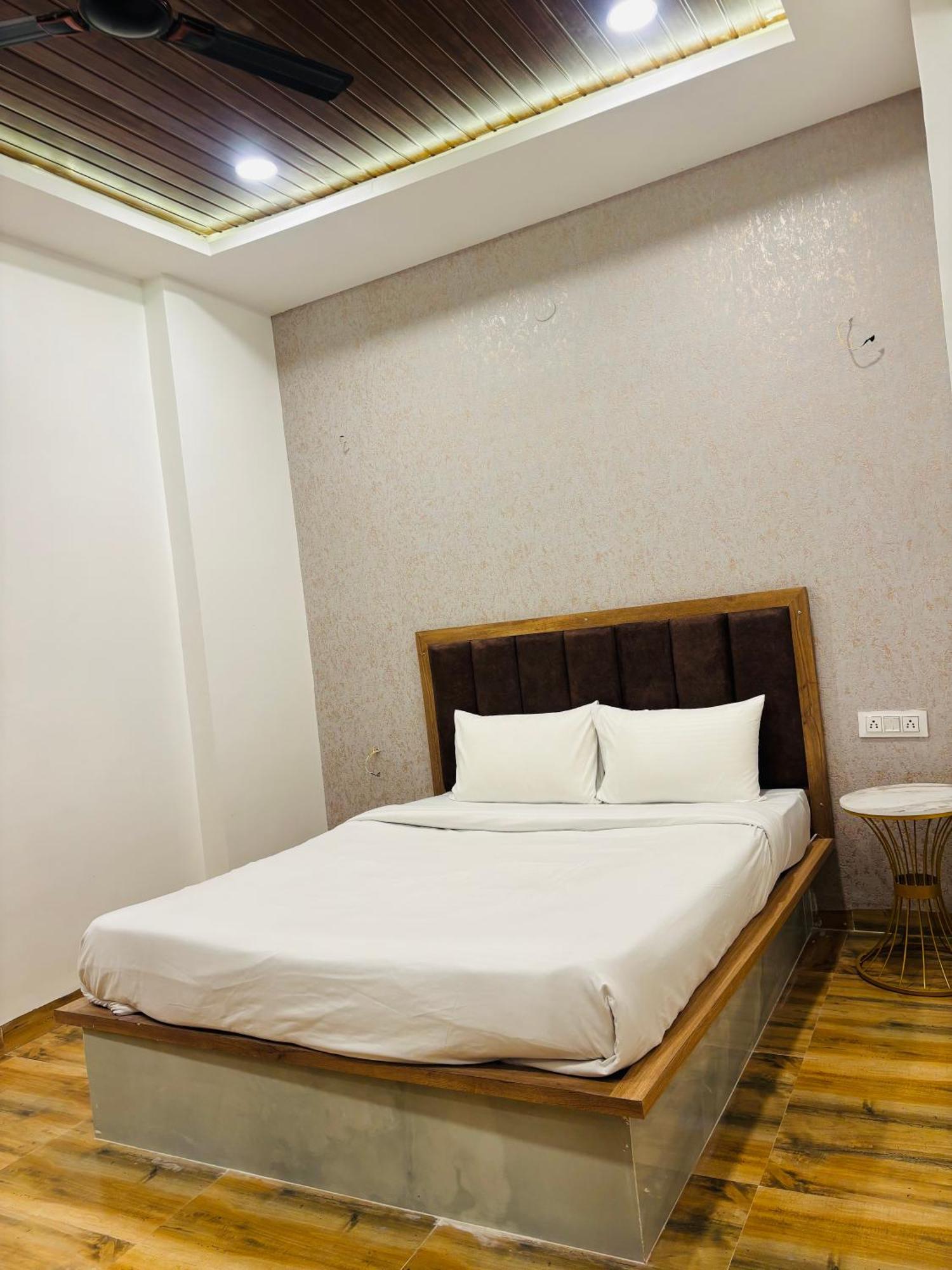 Hotel Vedicvista Indaur Exteriér fotografie